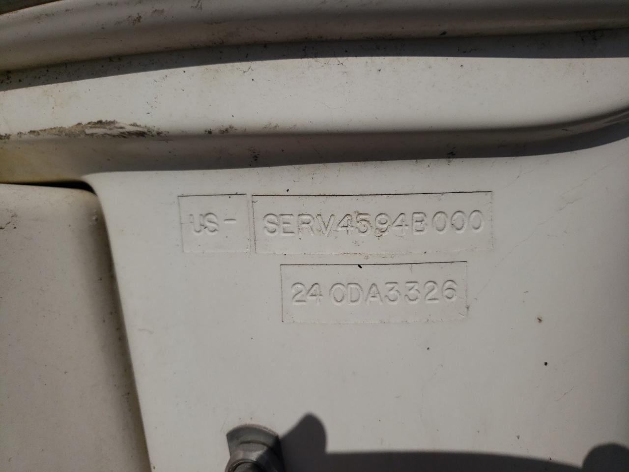 SERV4594B000 2000 Seaa Boat