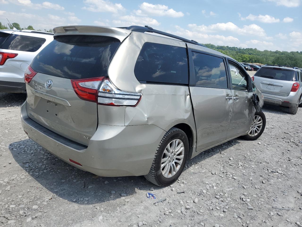 5TDYK3DC8FS549745 2015 Toyota Sienna Xle