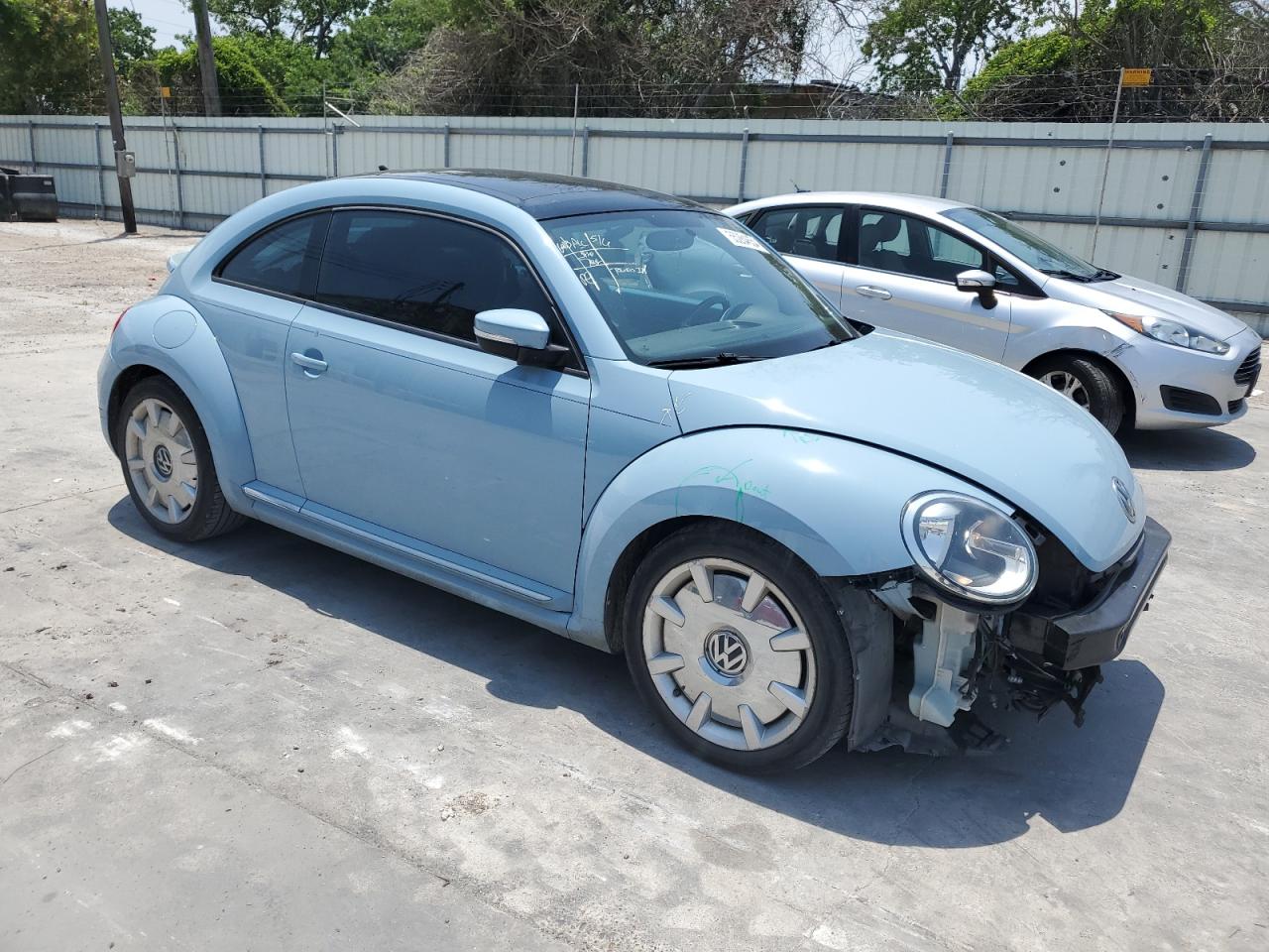 3VWJX7AT1CM653727 2012 Volkswagen Beetle