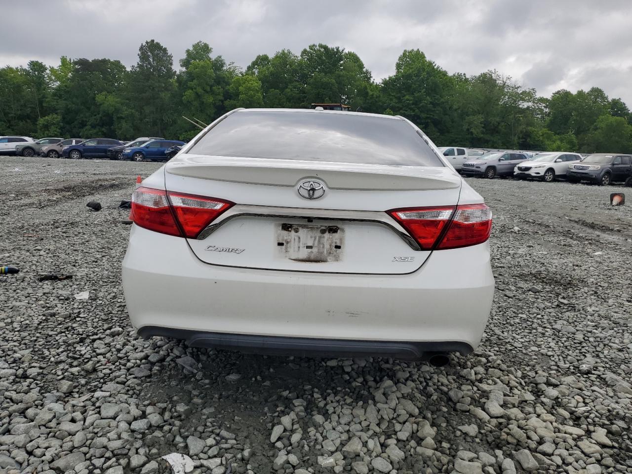 4T1BF1FK4FU484323 2015 Toyota Camry Le