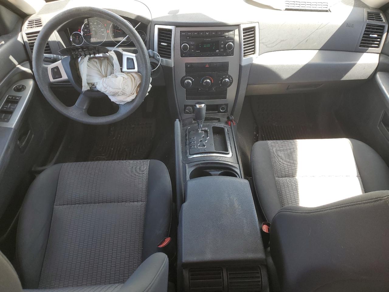 1J8GR48K48C195766 2008 Jeep Grand Cherokee Laredo