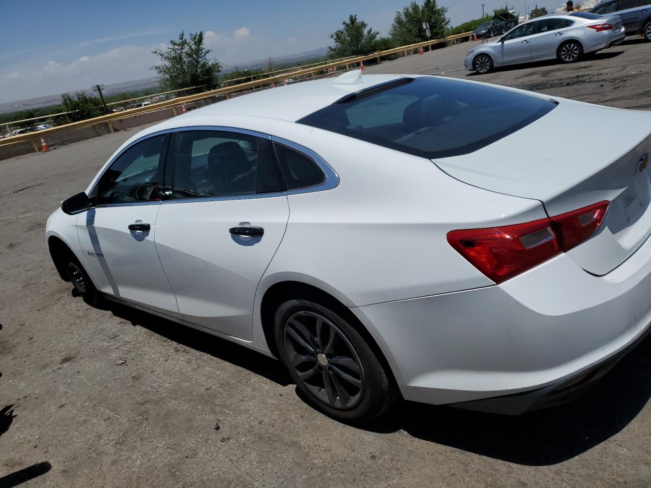 1G1ZD5ST2JF140770 2018 Chevrolet Malibu Lt