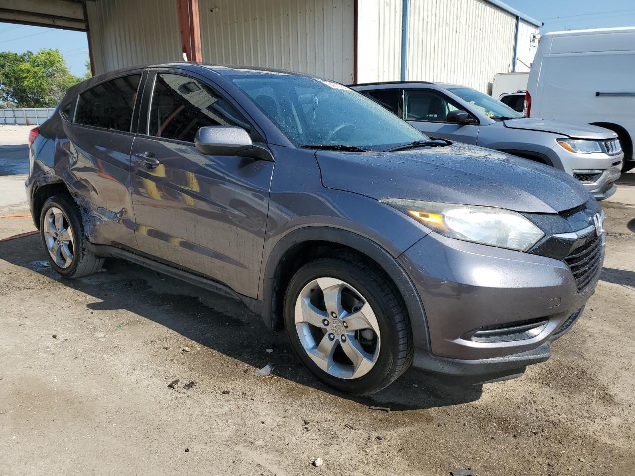 3CZRU5H34HM714823 2017 Honda Hr-V Lx