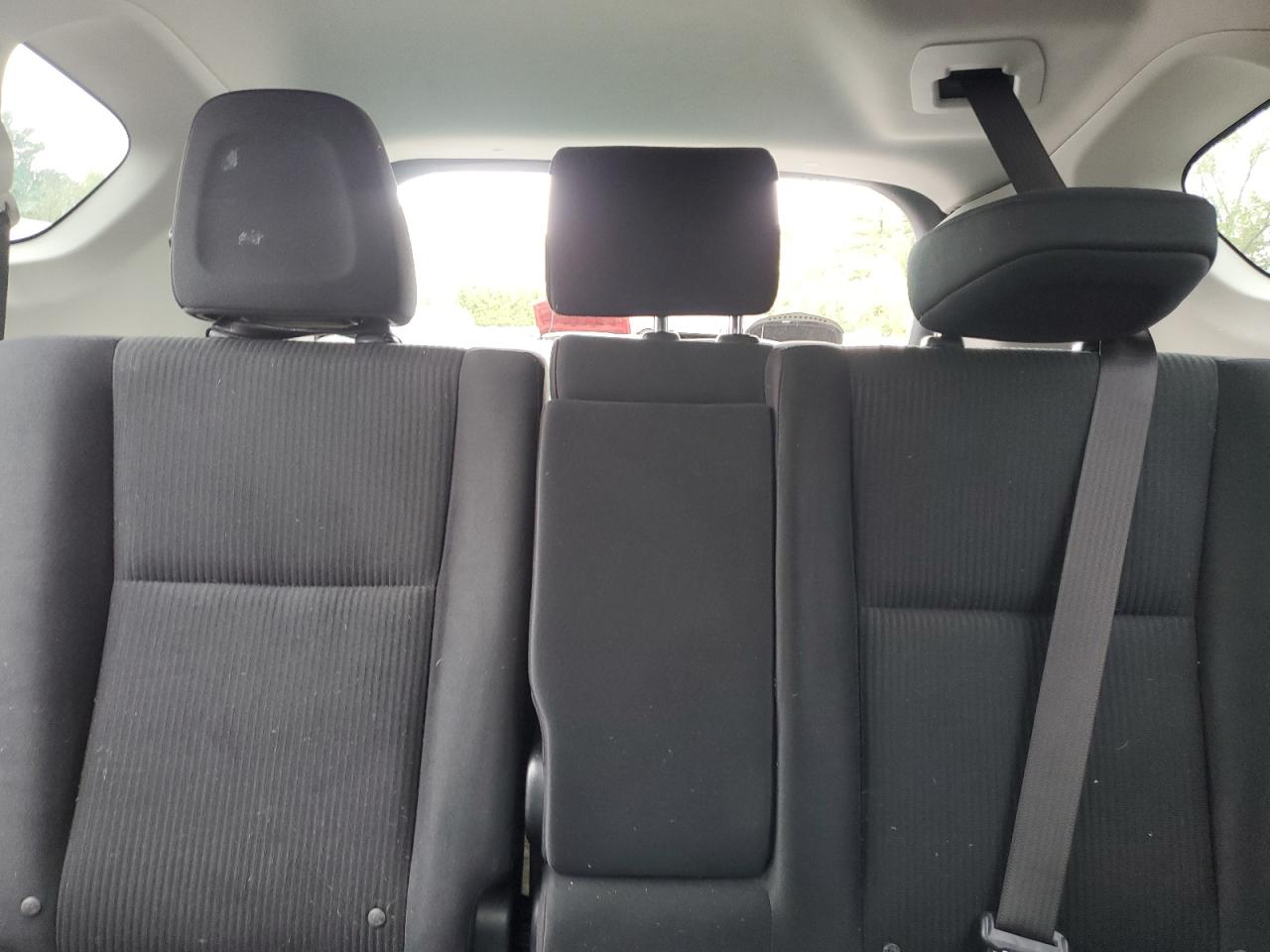 JTMBFREV9HJ133555 2017 Toyota Rav4 Le