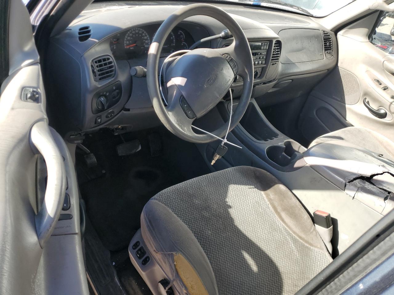 1FMPU16L61LA61231 2001 Ford Expedition Xlt