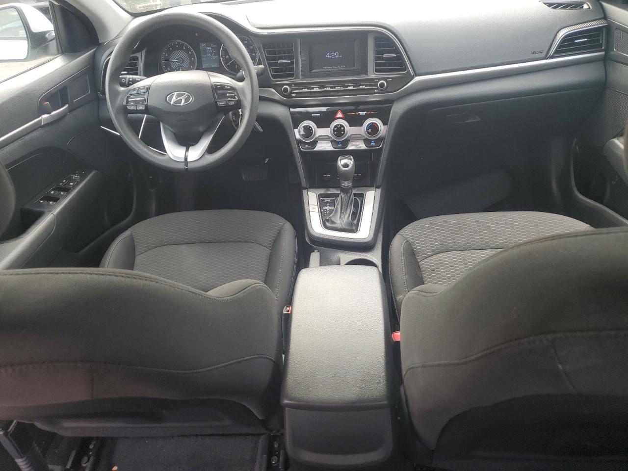 5NPD74LF2KH406940 2019 Hyundai Elantra Se