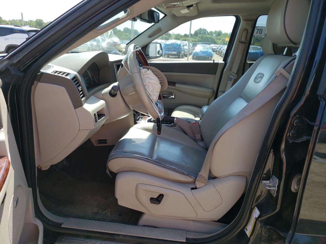 1J8HR68288C220569 2008 Jeep Grand Cherokee Overland