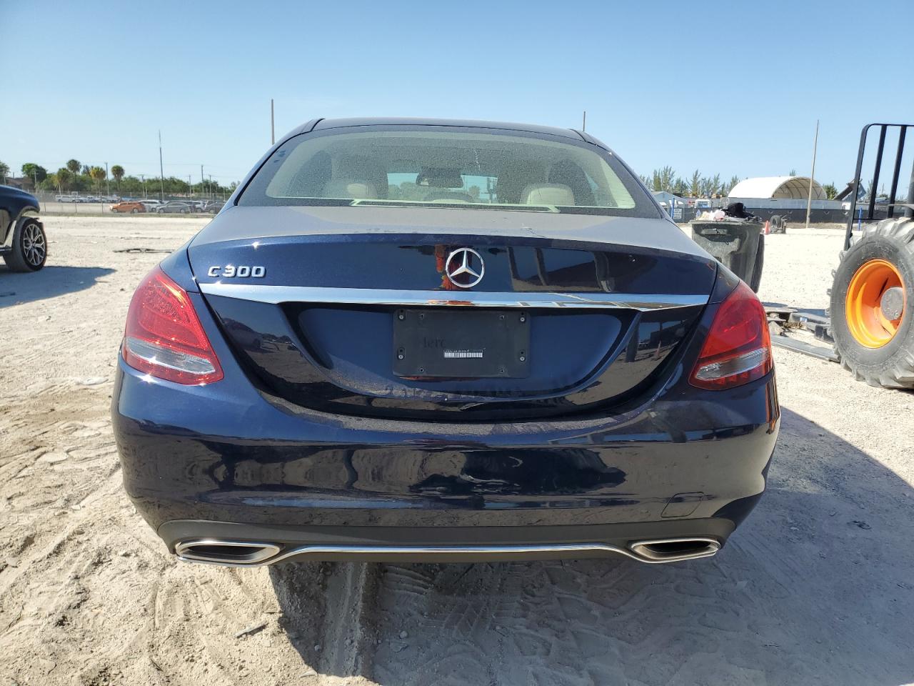 WDDWF4JB1JR395597 2018 Mercedes-Benz C 300