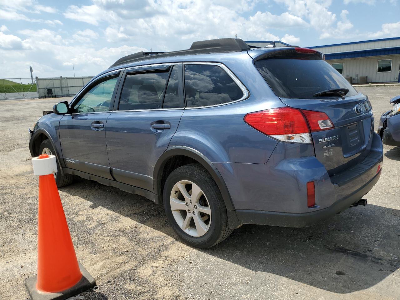 4S4BRCCC4E3241180 2014 Subaru Outback 2.5I Premium