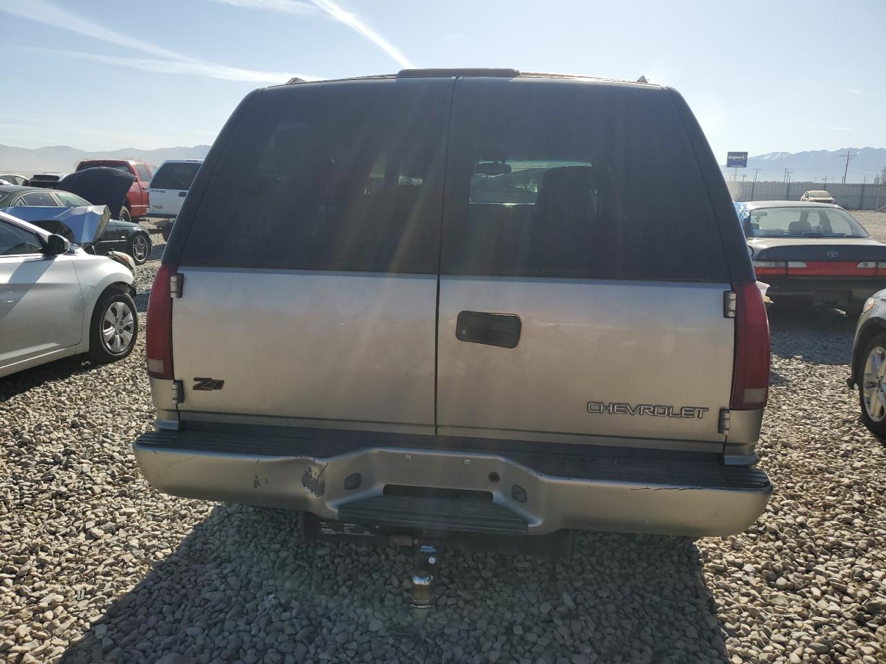 1GNEK13R6YR115491 2000 Chevrolet Tahoe K1500