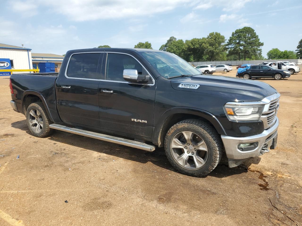 1C6RREJT4KN558112 2019 Ram 1500 Laramie