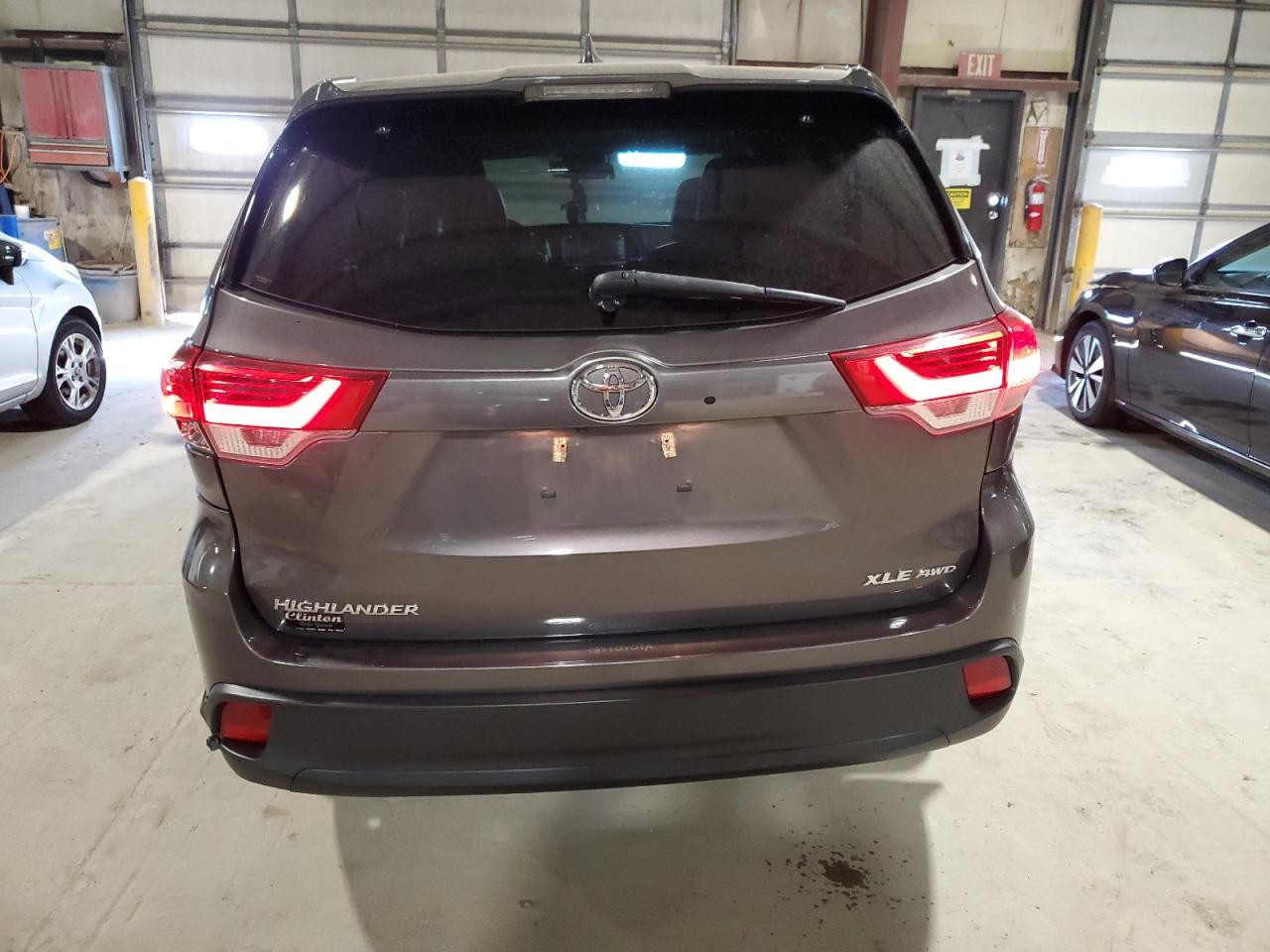 5TDJZRFH5HS405520 2017 Toyota Highlander Se