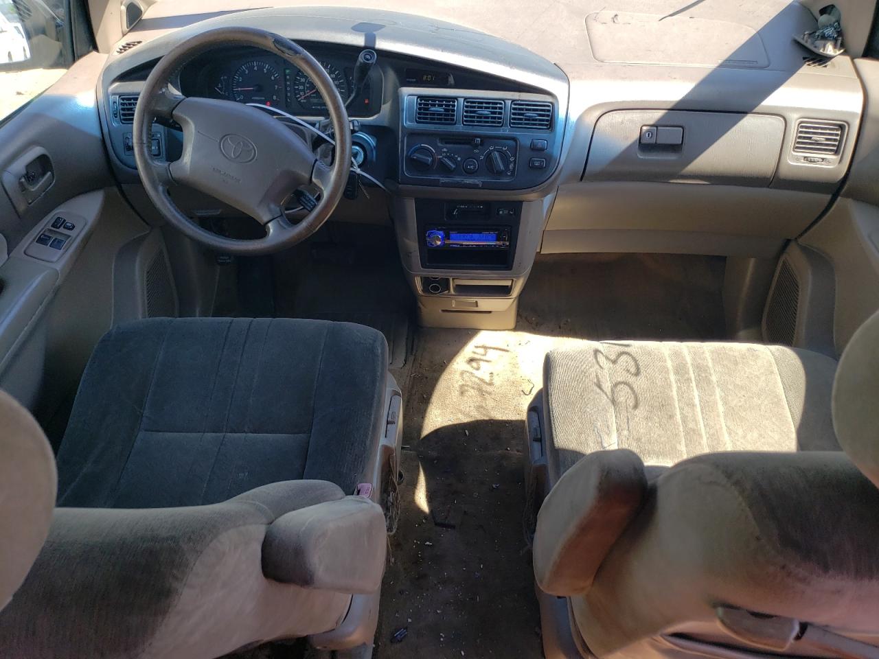 4t3zf13c7xu127898 4T3ZF13C7XU127898 1999 Toyota Sienna Le