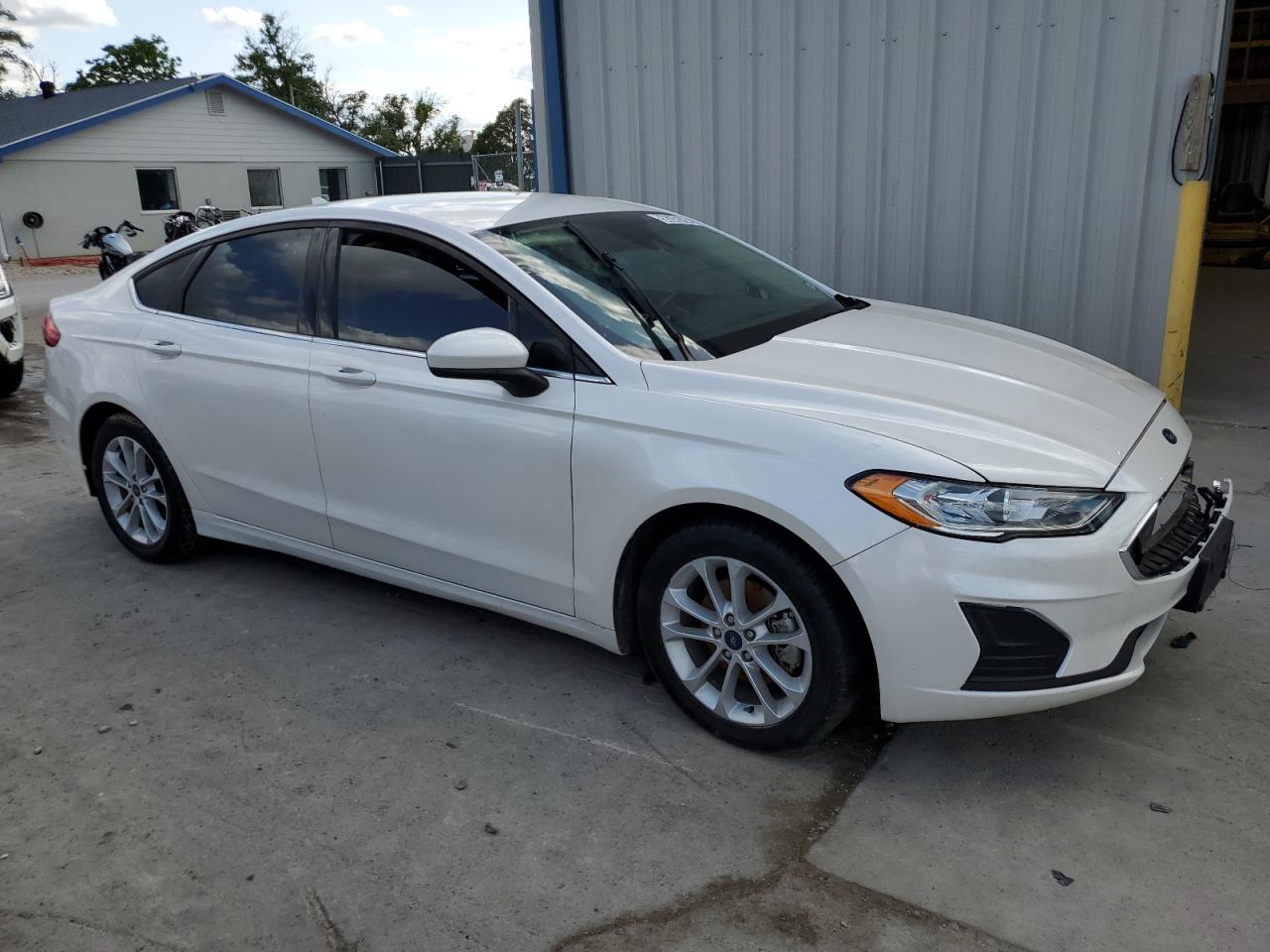 3FA6P0HD0LR188235 2020 Ford Fusion Se