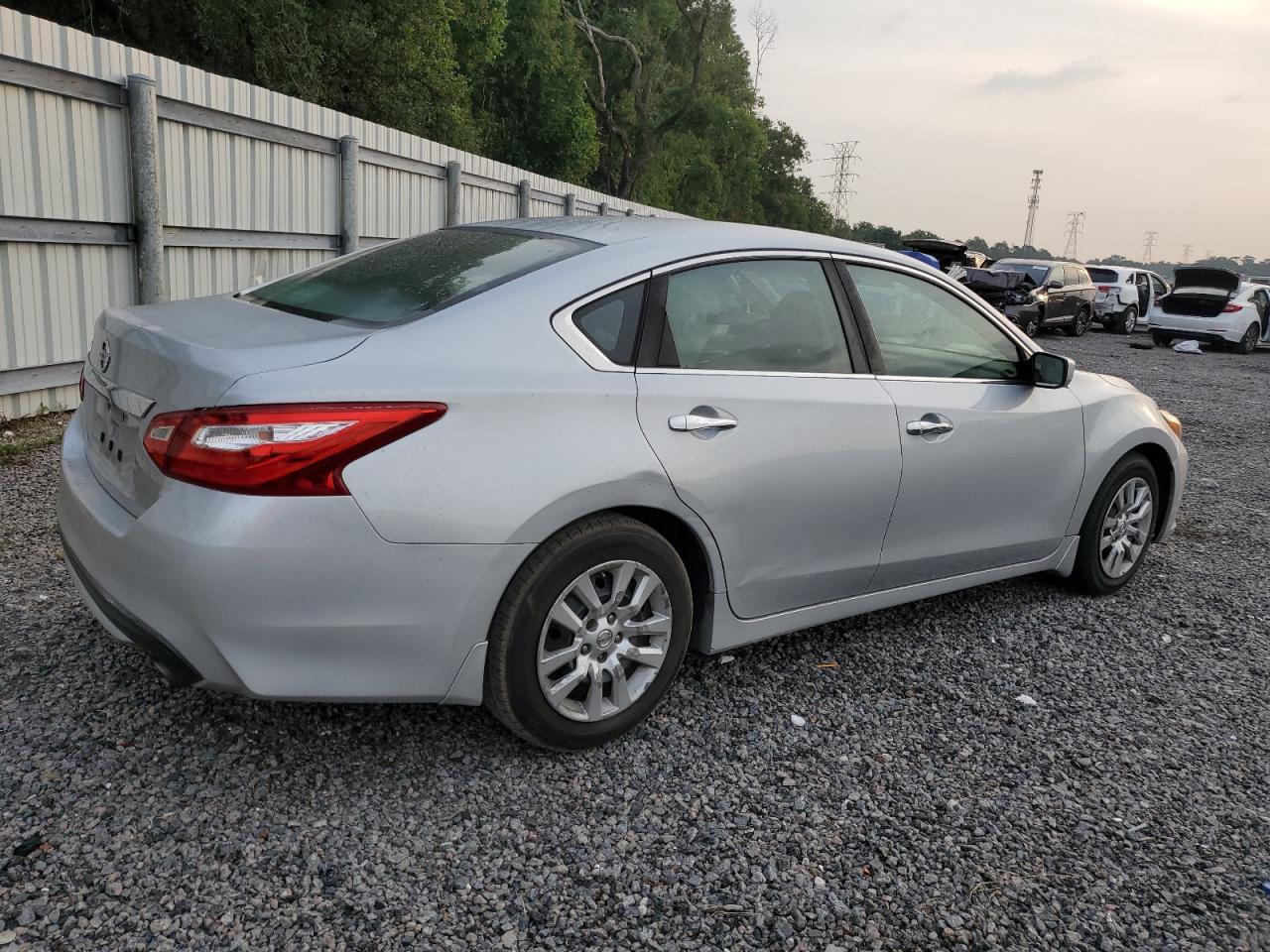 1N4AL3AP0HN334929 2017 Nissan Altima 2.5