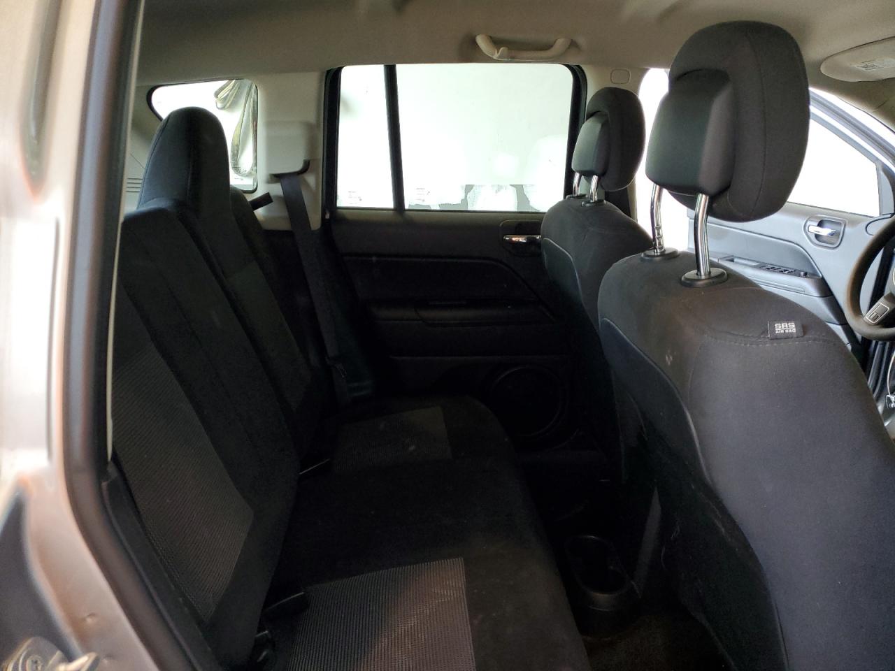 1C4NJDBB9GD770581 2016 Jeep Compass Sport