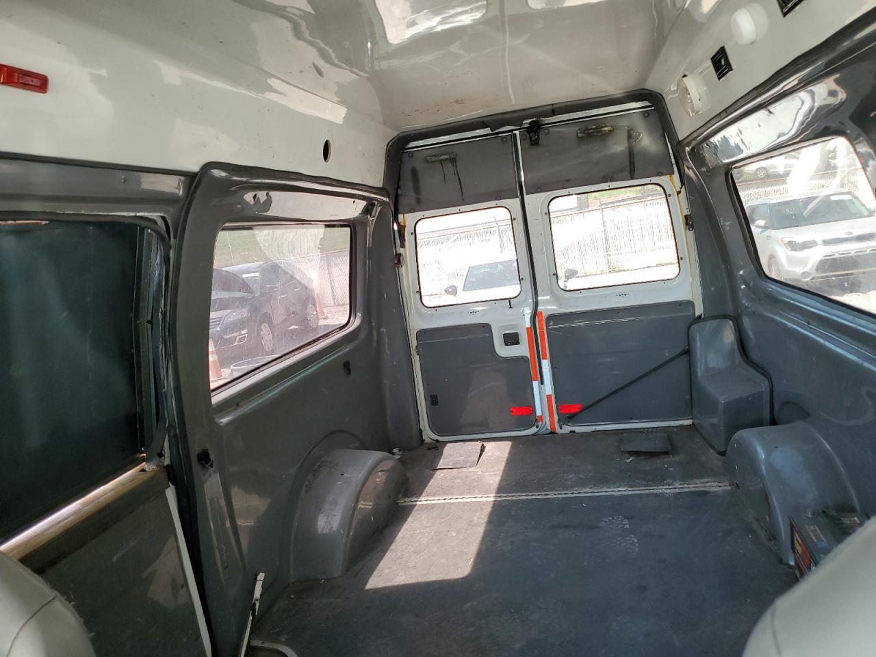 1FTNE2EW2ADB02653 2010 Ford Econoline E250 Van