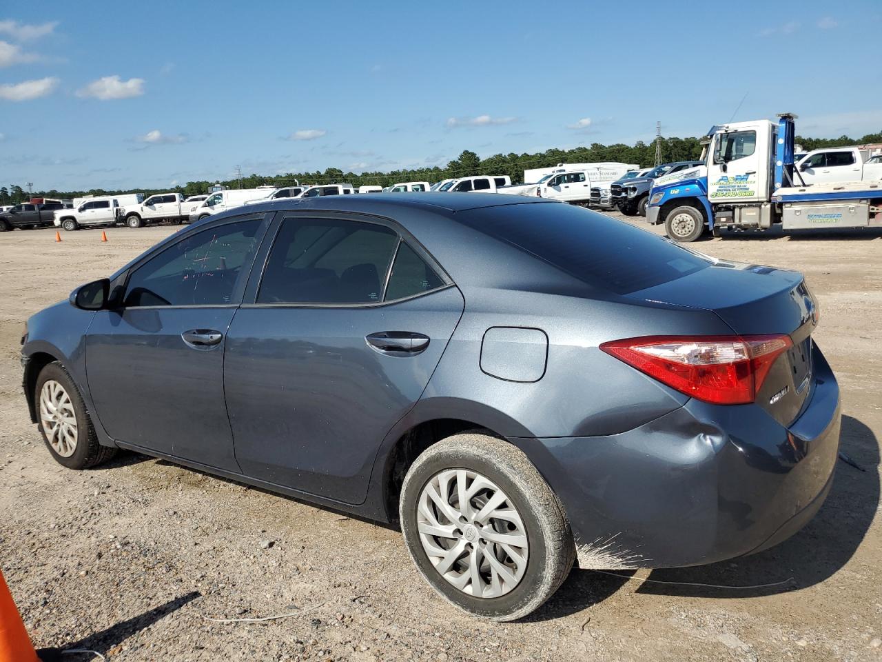 5YFBURHE1KP877963 2019 Toyota Corolla L