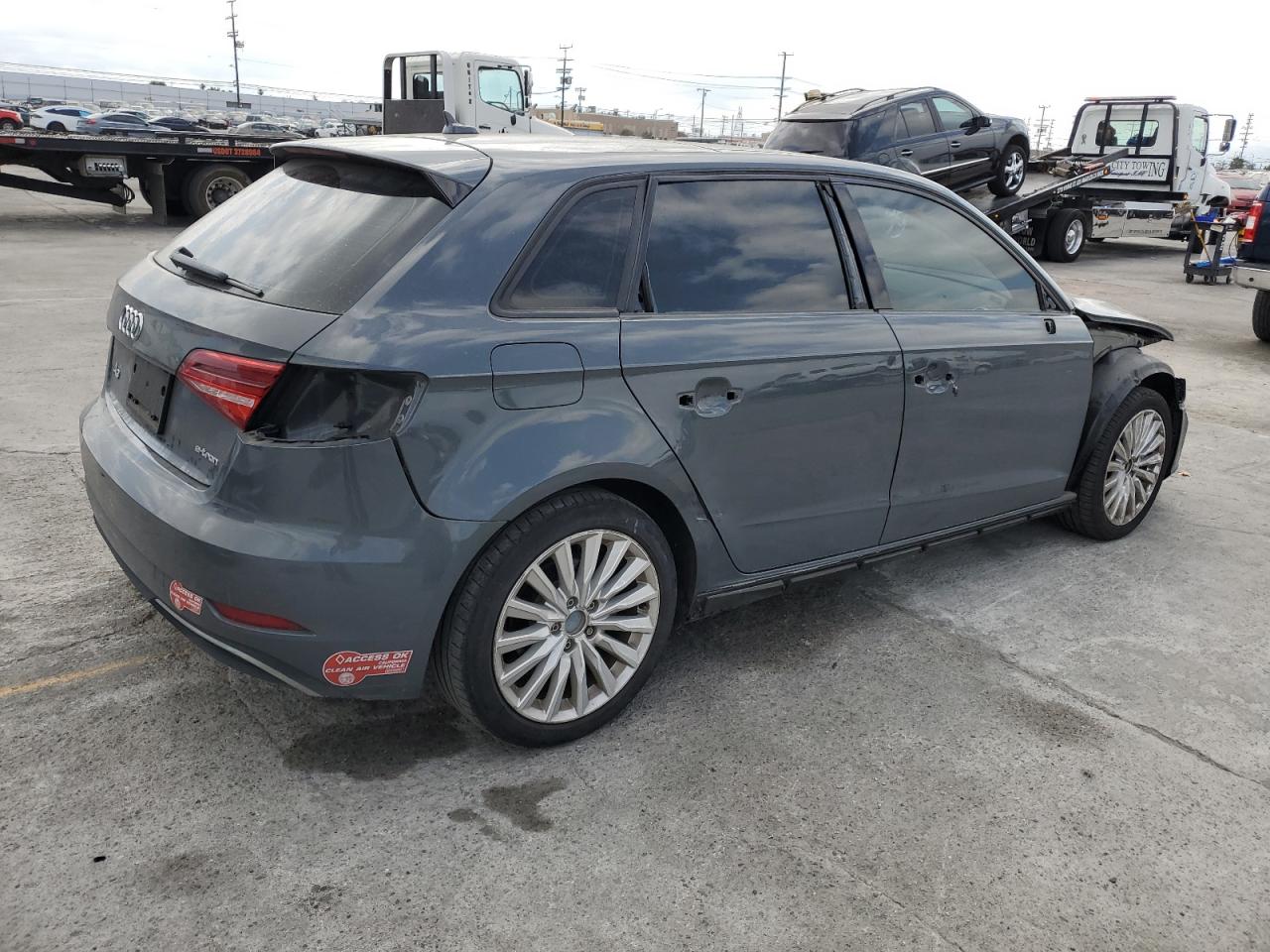 WAUUPBFF7JA068065 2018 Audi A3 E-Tron Premium