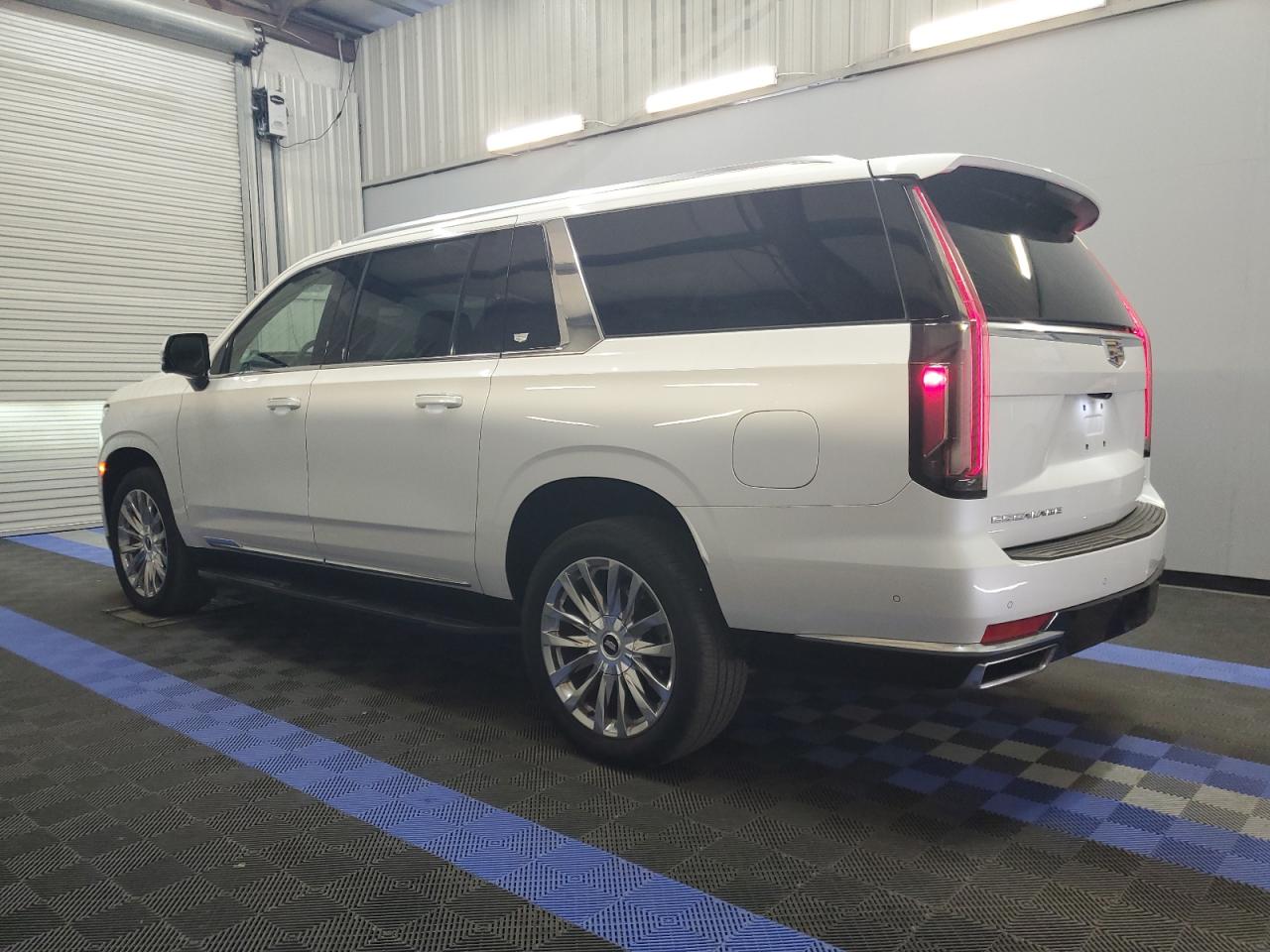 2022 Cadillac Escalade Esv Premium Luxury vin: 1GYS4KKL8NR234643