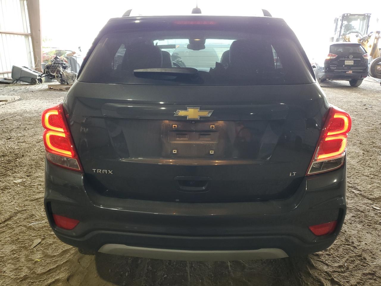 KL7CJLSB2JB562639 2018 Chevrolet Trax 1Lt