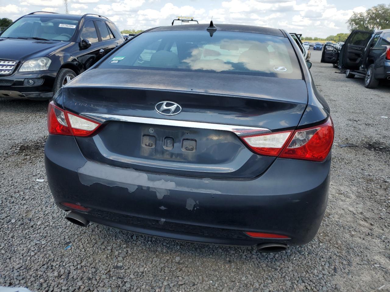 5NPEC4AC1BH158608 2011 Hyundai Sonata Se