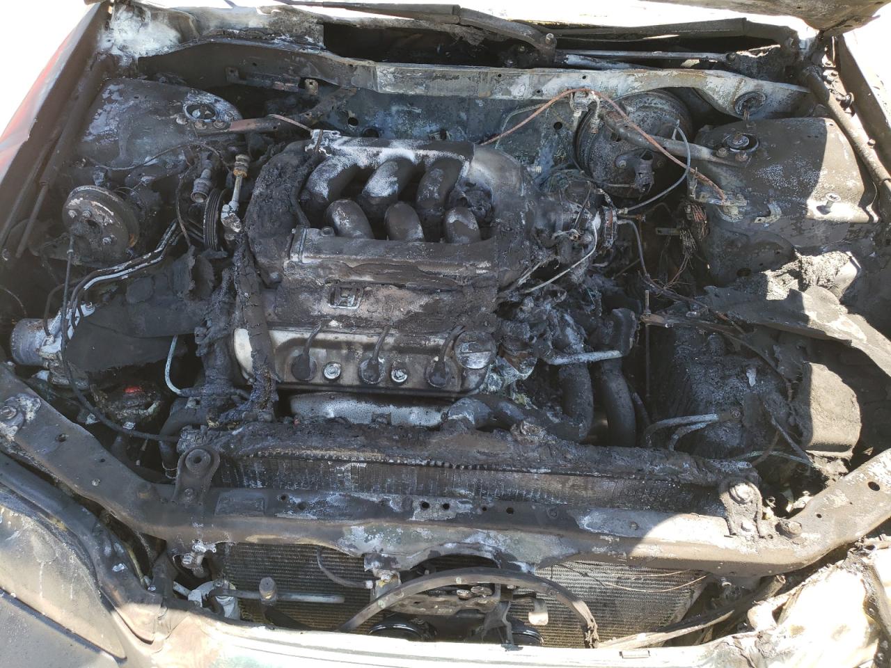 1HGCG165XXA052260 1999 Honda Accord Ex