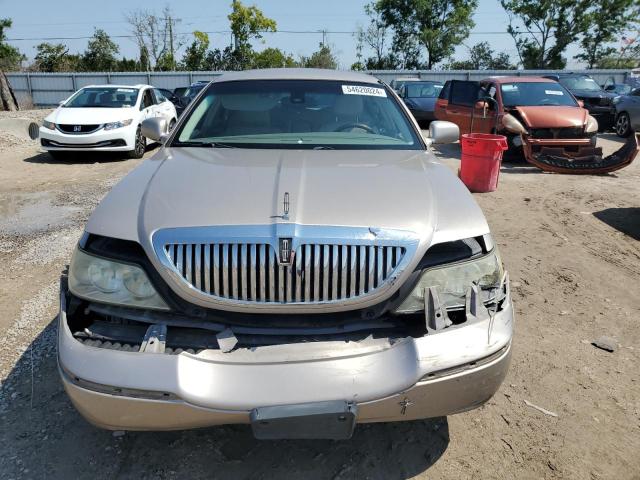 2003 Lincoln Town Car Signature VIN: 1LNHM82W53Y626717 Lot: 54620024