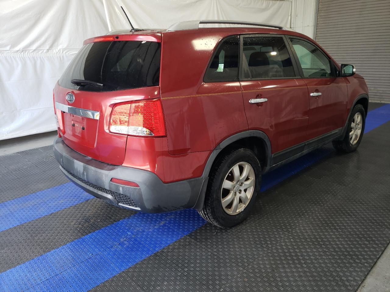 5XYKT4A17BG055623 2011 Kia Sorento Base