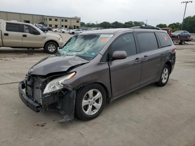 2014 TOYOTA SIENNA LE 2014