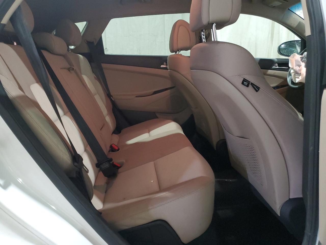 KM8J3CA47JU747213 2018 Hyundai Tucson Sel