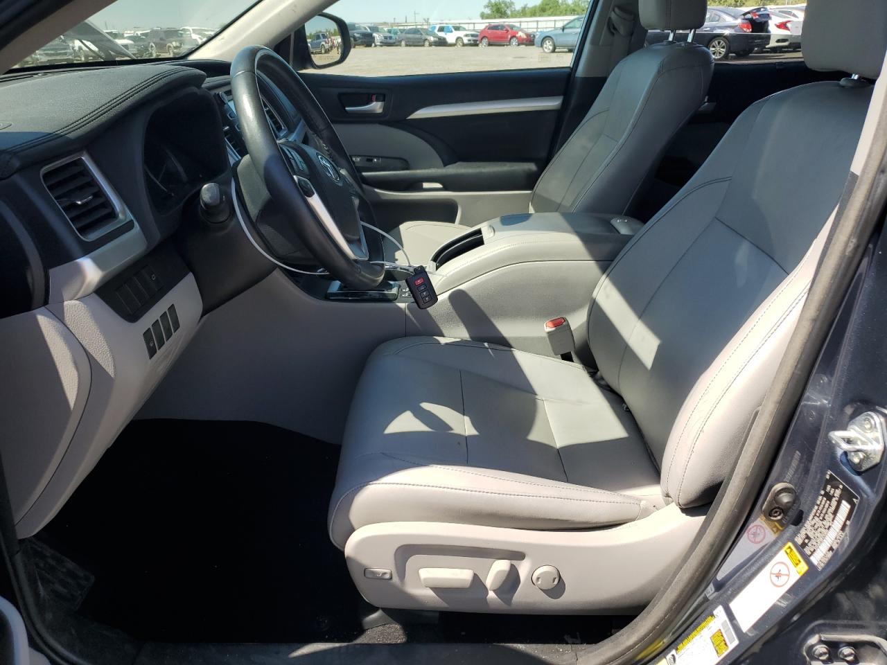 5TDJKRFH9FS153658 2015 Toyota Highlander Xle