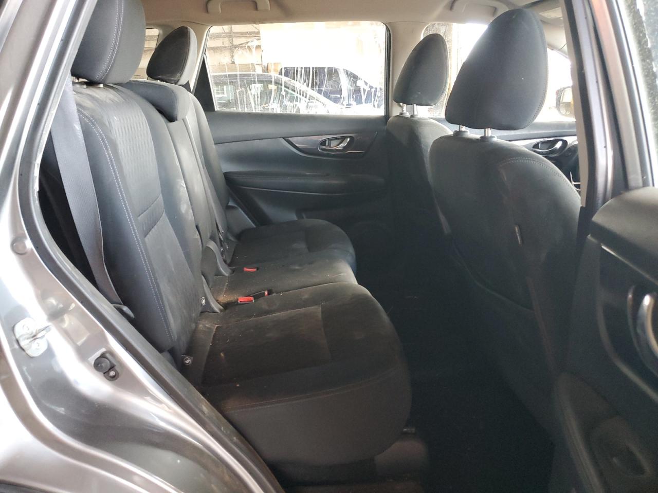 KNMAT2MT8JP522637 2018 Nissan Rogue S