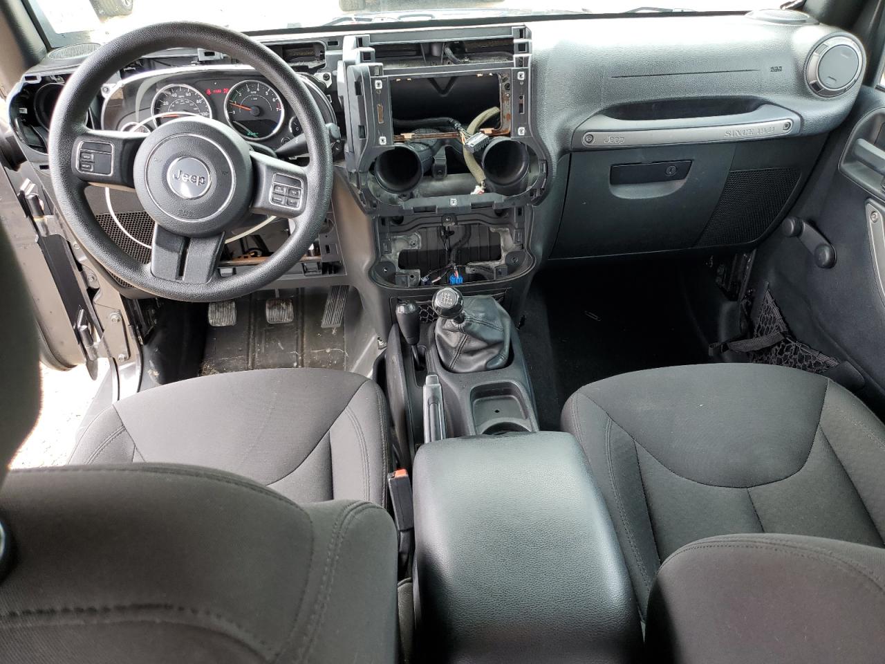 1C4BJWDG5GL272973 2016 Jeep Wrangler Unlimited Sport