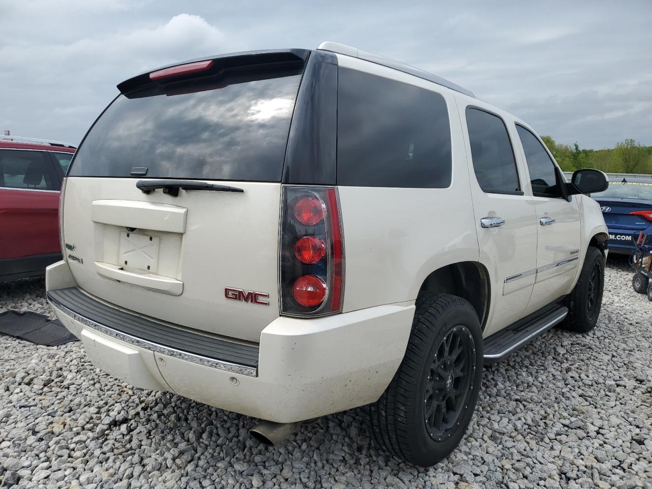 1GKS2EEF5BR256053 2011 GMC Yukon Denali