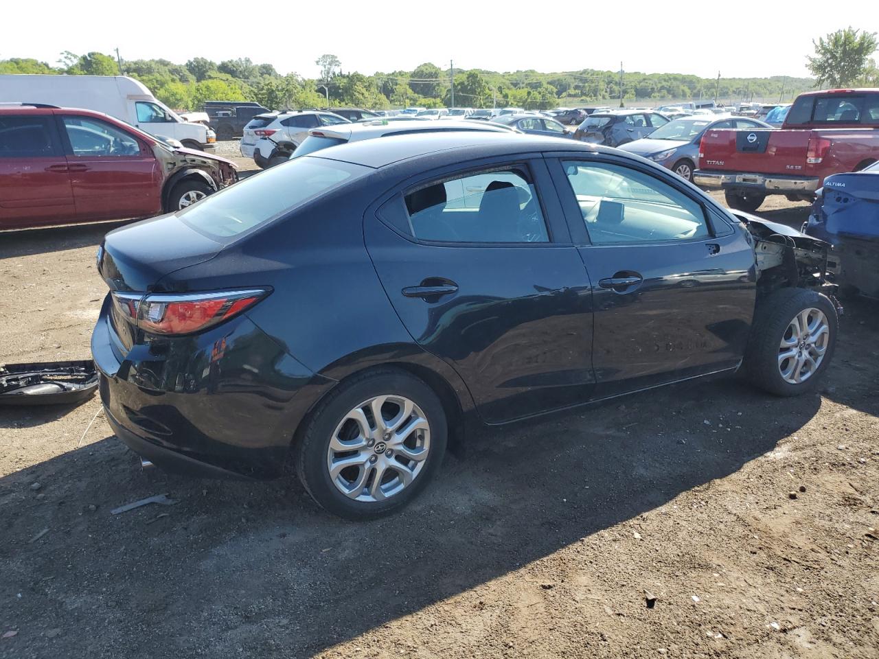 3MYDLBZV1GY113895 2016 Toyota Scion Ia