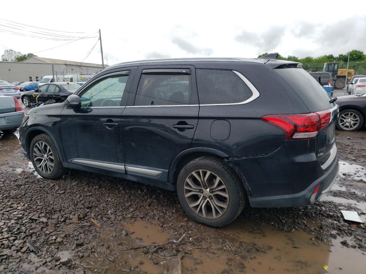 JA4AZ3A37JZ013369 2018 Mitsubishi Outlander Se