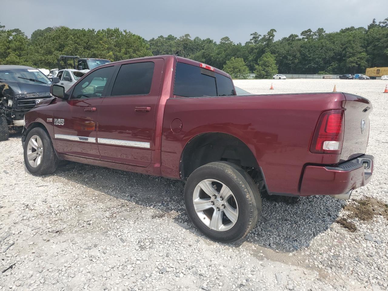 1C6RR6MT6GS257366 2016 Ram 1500 Sport