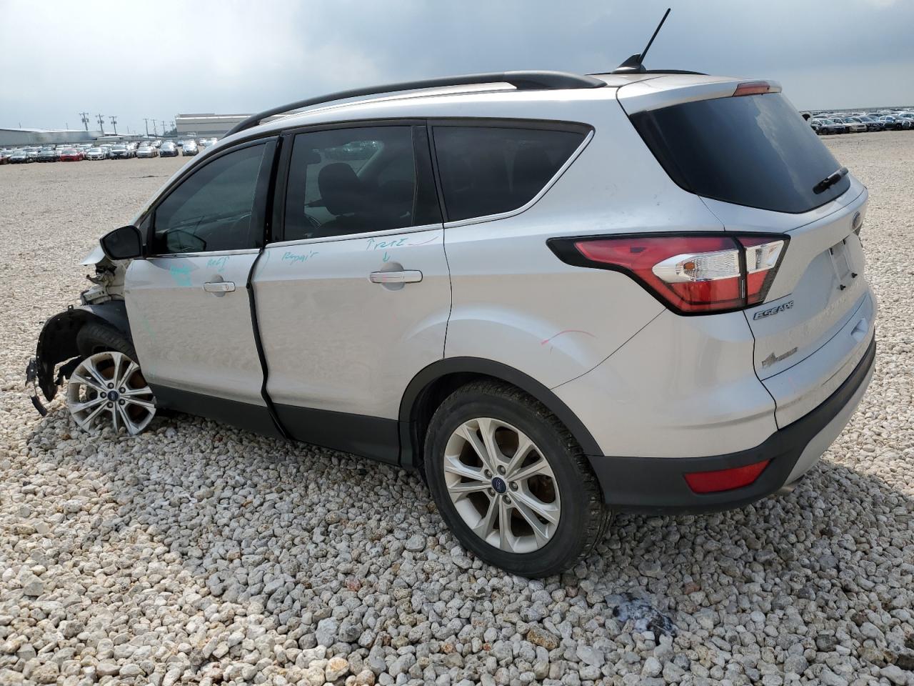 1FMCU0HD7JUA69332 2018 Ford Escape Sel