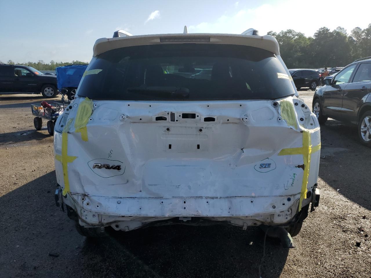 JTMNFREV2HD098904 2017 Toyota Rav4 Se