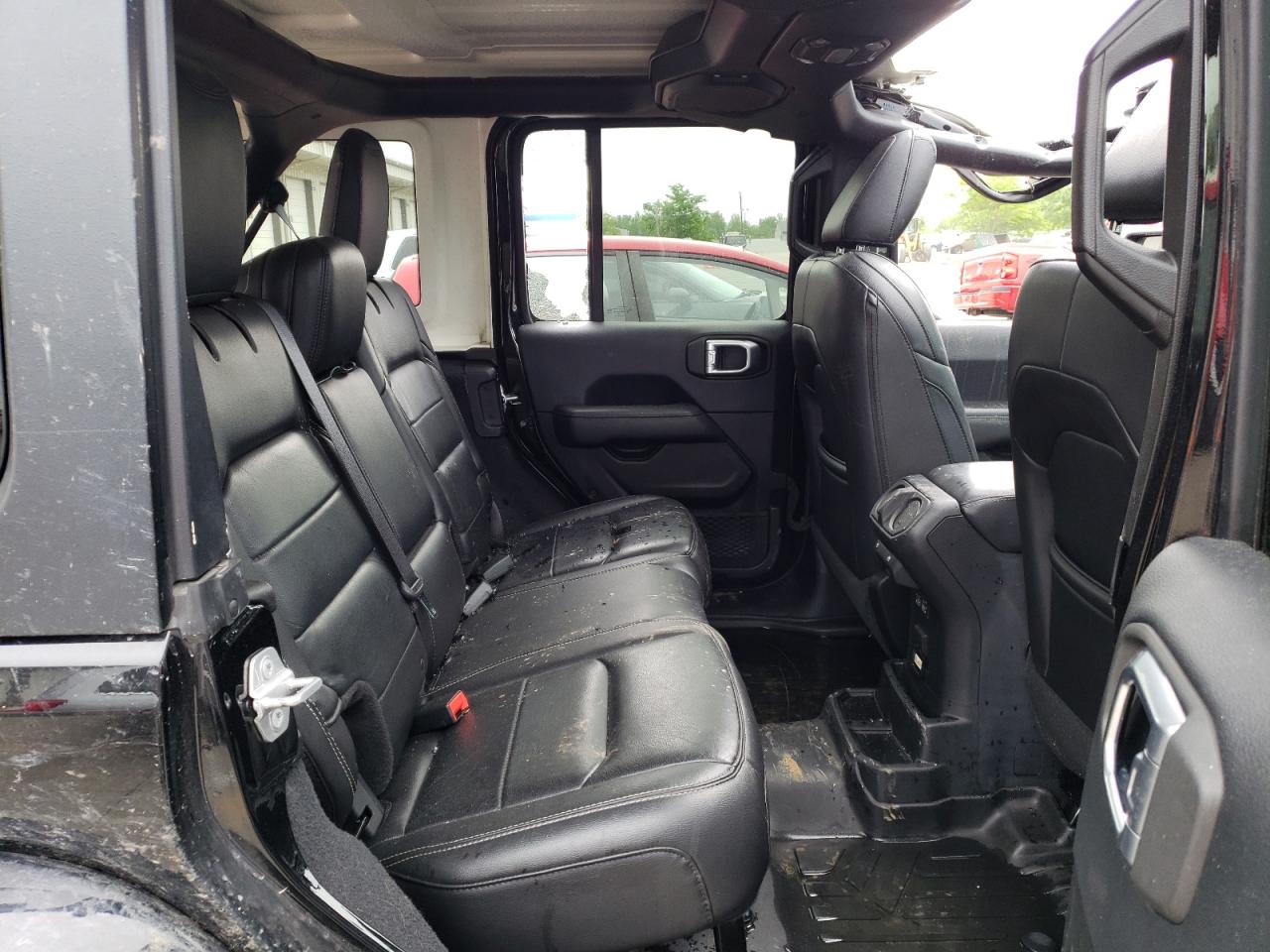 1C4HJXEN2KW512176 2019 Jeep Wrangler Unlimited Sahara