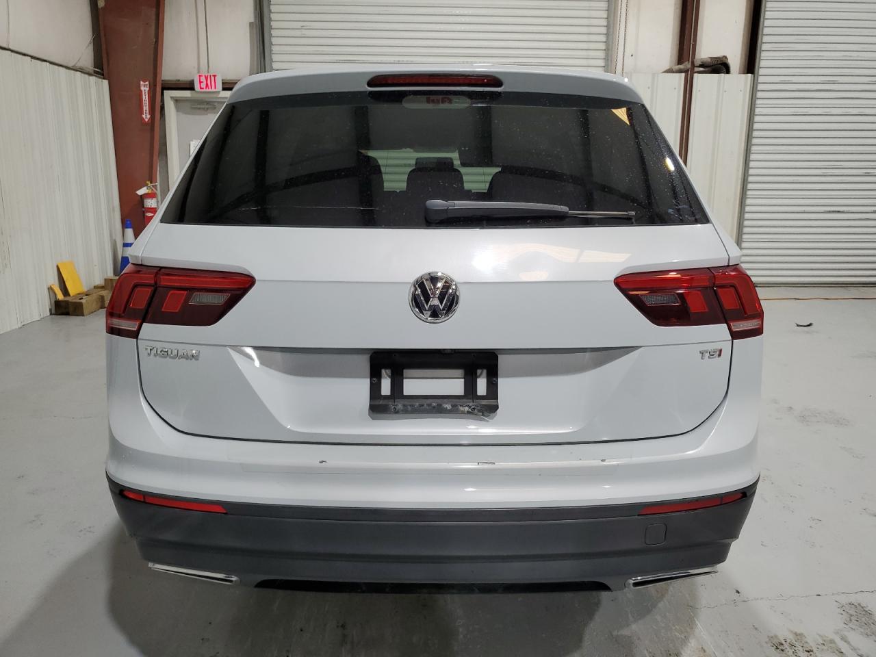 3VV1B7AX0JM101039 2018 Volkswagen Tiguan S