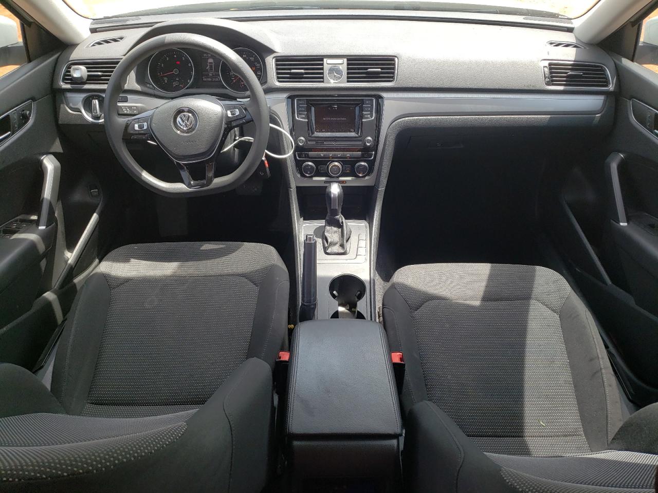 1VWAT7A37HC003420 2017 Volkswagen Passat S