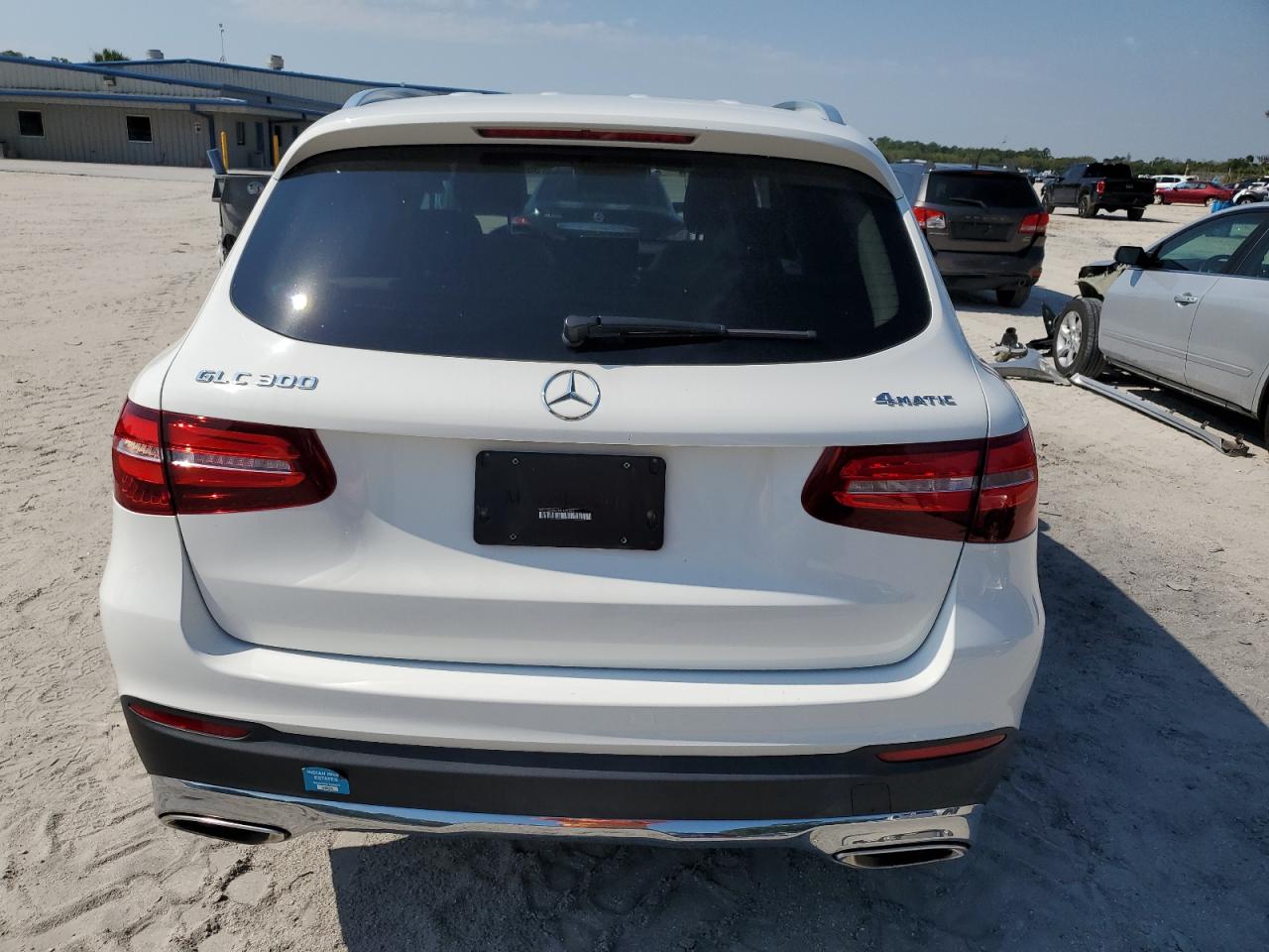 WDC0G4KB7HF195390 2017 Mercedes-Benz Glc 300 4Matic