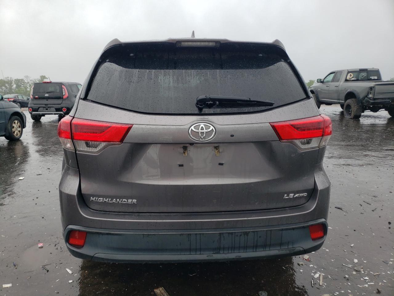 5TDBZRFH4KS722684 2019 Toyota Highlander Le