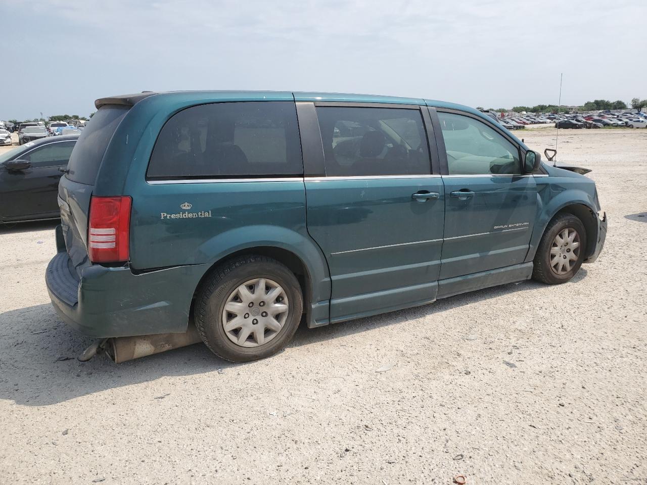 2A8HR44E49R571055 2009 Chrysler Town & Country Lx