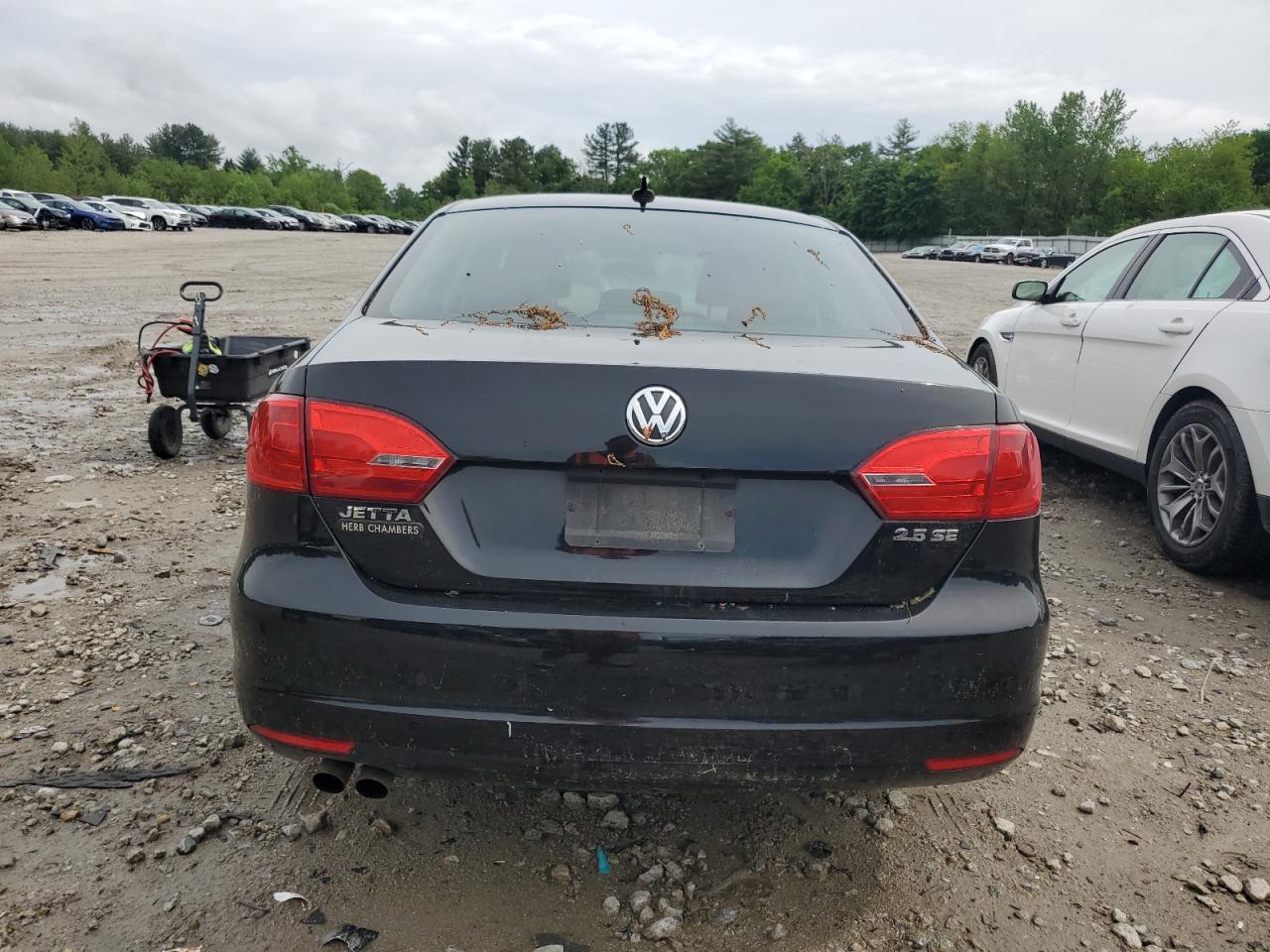 3VWDZ7AJ6BM318144 2011 Volkswagen Jetta Se