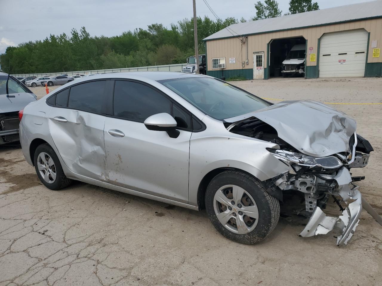 2017 Chevrolet Cruze Ls vin: 1G1BC5SM3H7199439