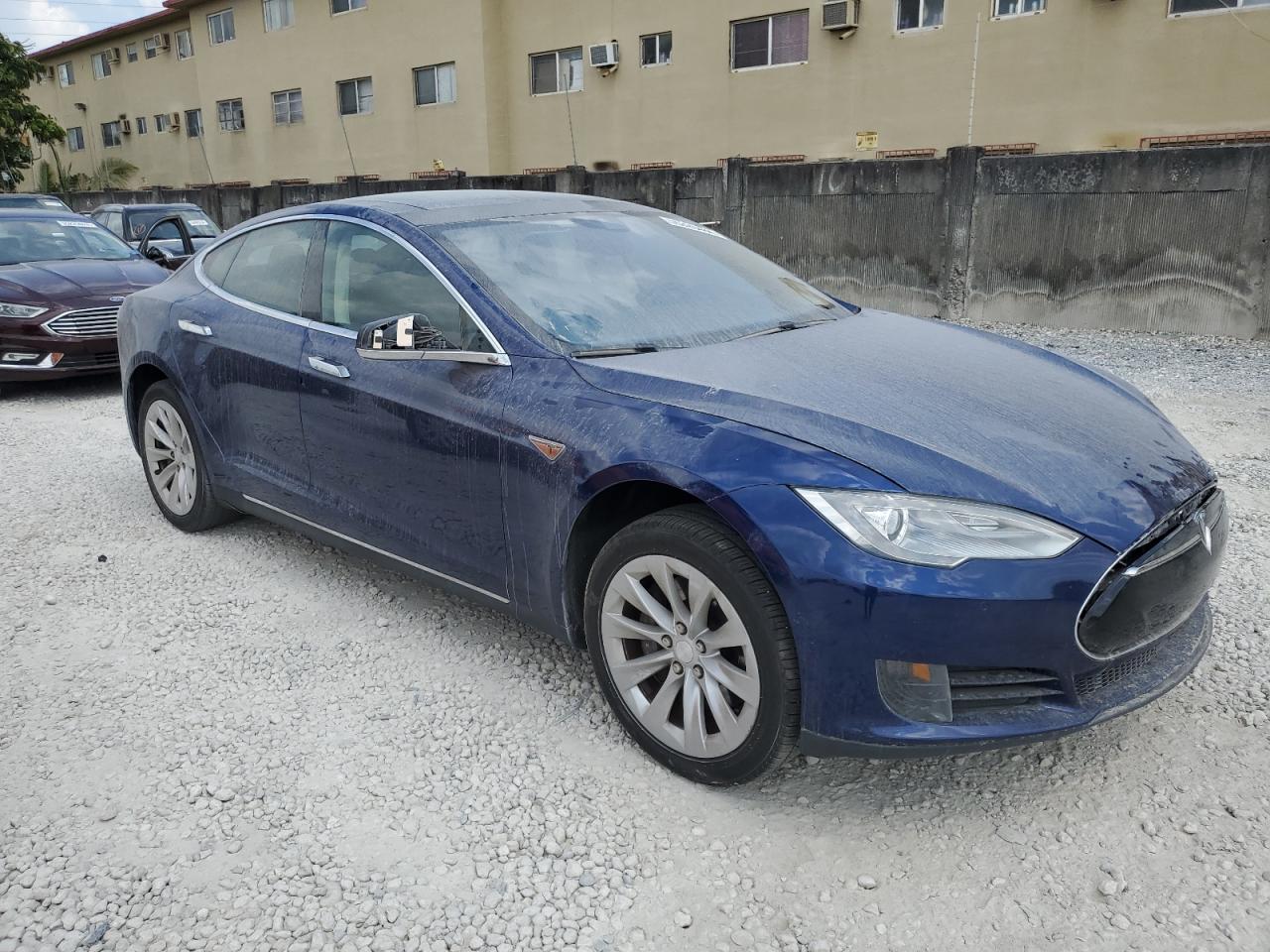 5YJSA1E16GF132897 2016 Tesla Model S