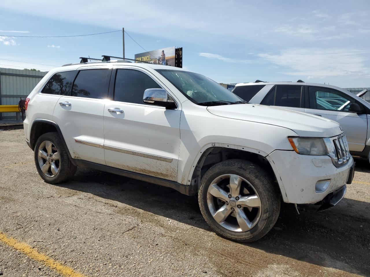 1C4RJFCTXDC640573 2013 Jeep Grand Cherokee Overland